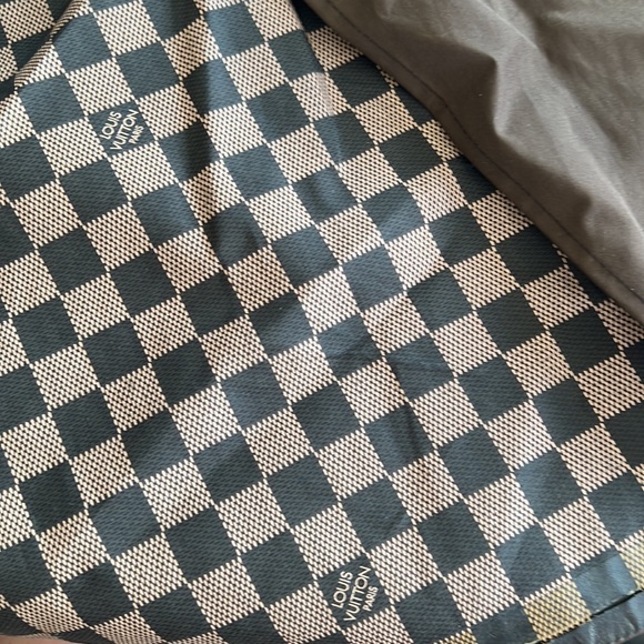 Original Louis Vuitton rain coat - Picture 11 of 14